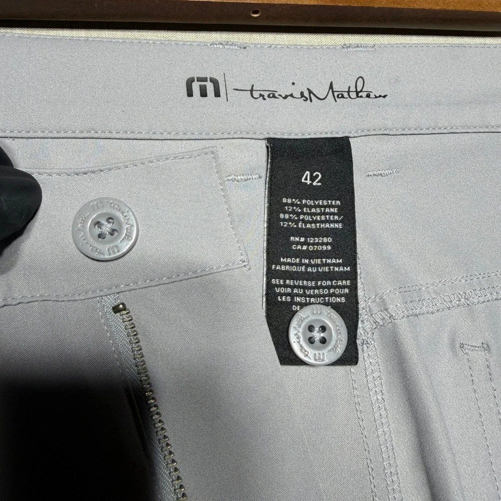 TravisMathew Pants Men 42x32 Gray Straight Alta Cresta Golf Performance Stretch
